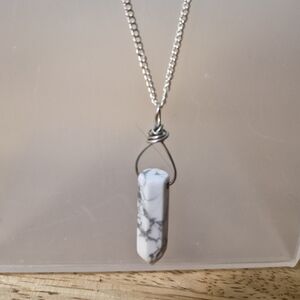 Howlite Pendant Silvertone Necklace